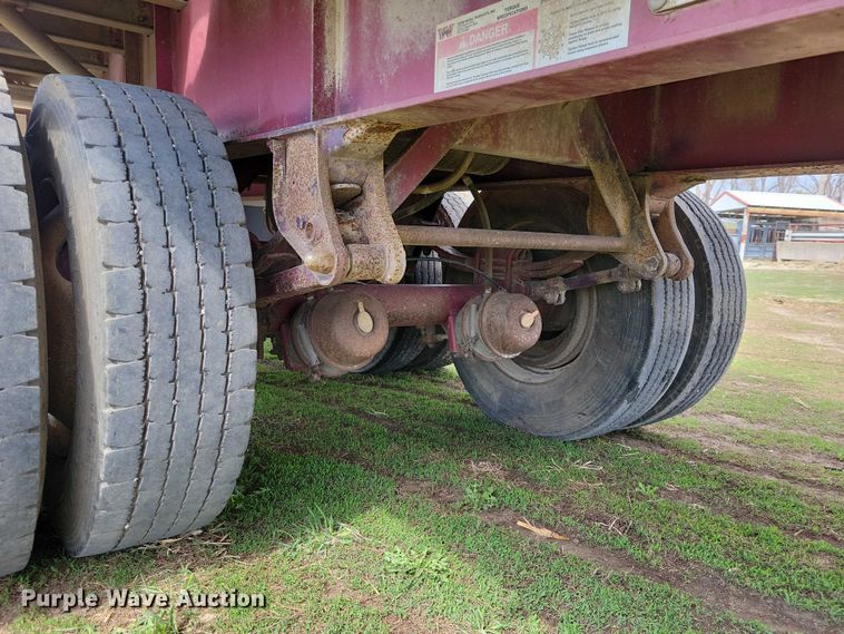 image for item EE0918 1997 Wilson CF-900 flatbed trailer