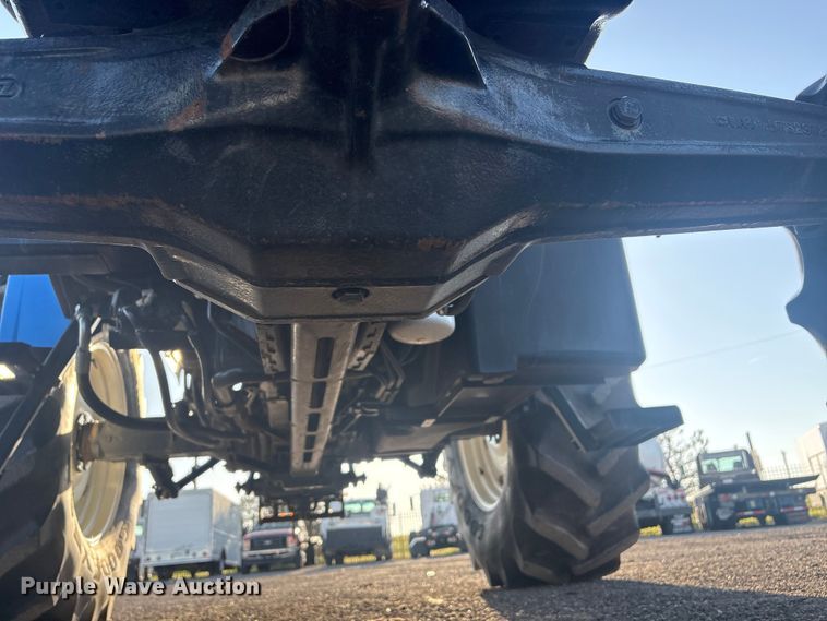 image for item EG8904 2005 New Holland TL100A MFWD tractor