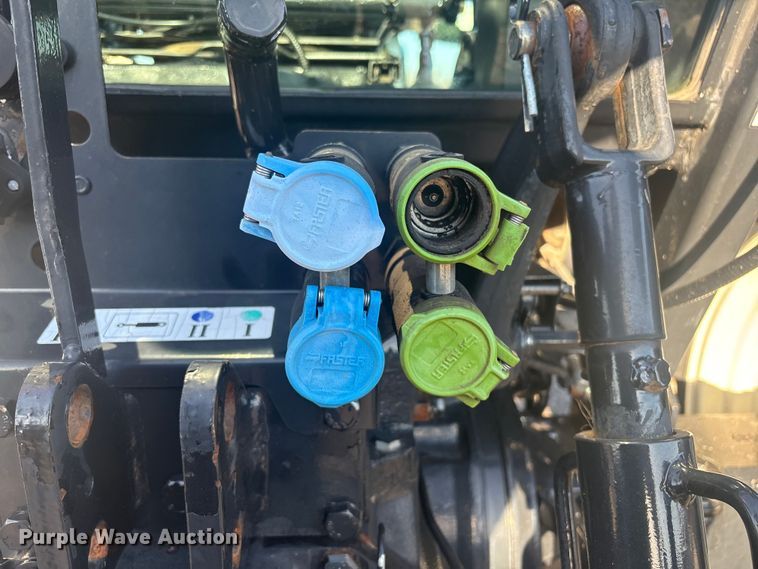 image for item EG8904 2005 New Holland TL100A MFWD tractor