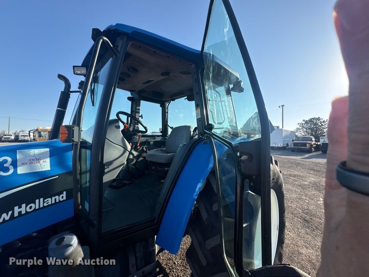 image for item EG8904 2005 New Holland TL100A MFWD tractor
