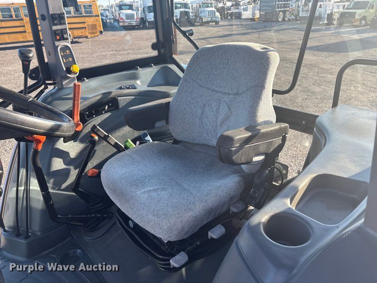 image for item EG8904 2005 New Holland TL100A MFWD tractor