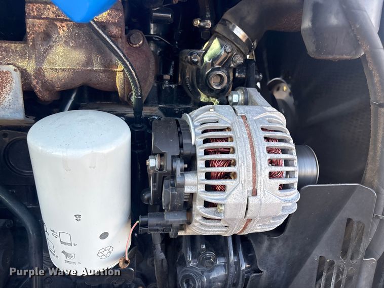 image for item EG8904 2005 New Holland TL100A MFWD tractor