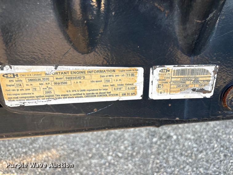 image for item EG8904 2005 New Holland TL100A MFWD tractor