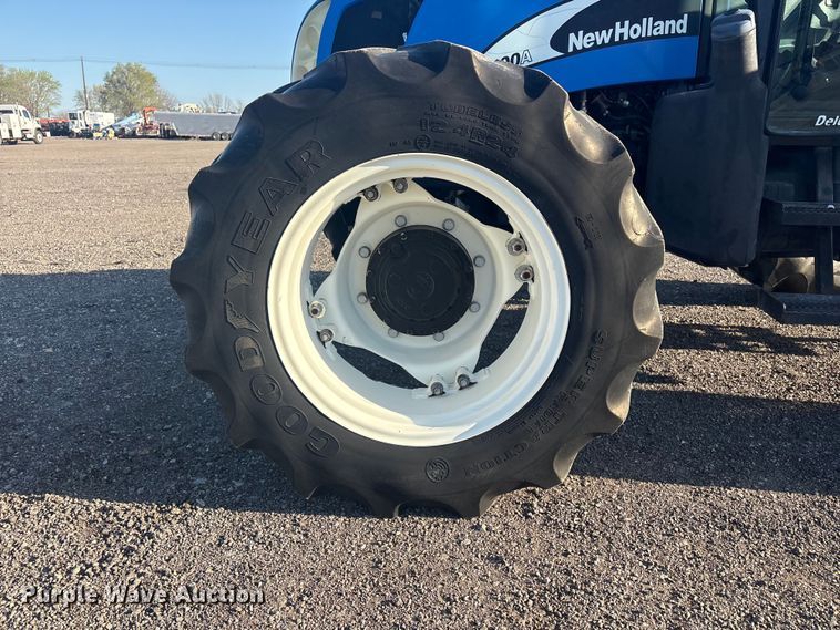 image for item EG8904 2005 New Holland TL100A MFWD tractor