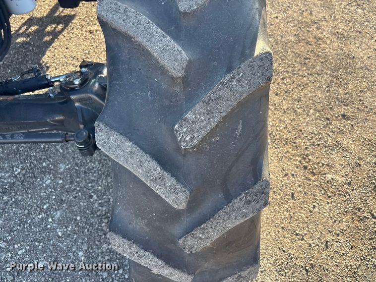 image for item EG8904 2005 New Holland TL100A MFWD tractor