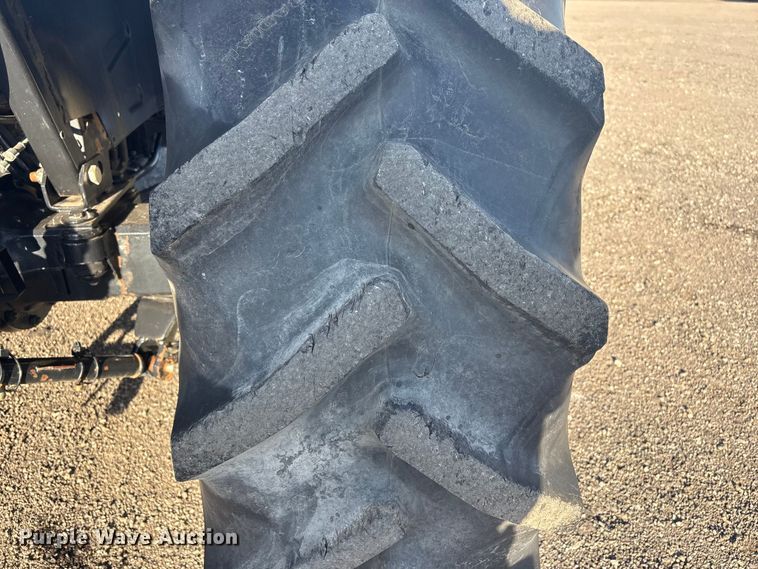 image for item EG8904 2005 New Holland TL100A MFWD tractor