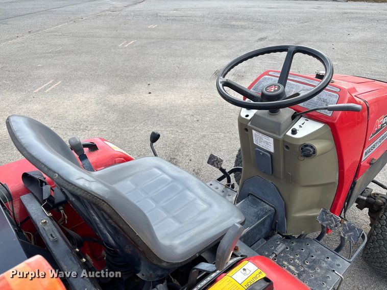 image for item EM0086 2000 Massey Ferguson 1225 MFWD tractor