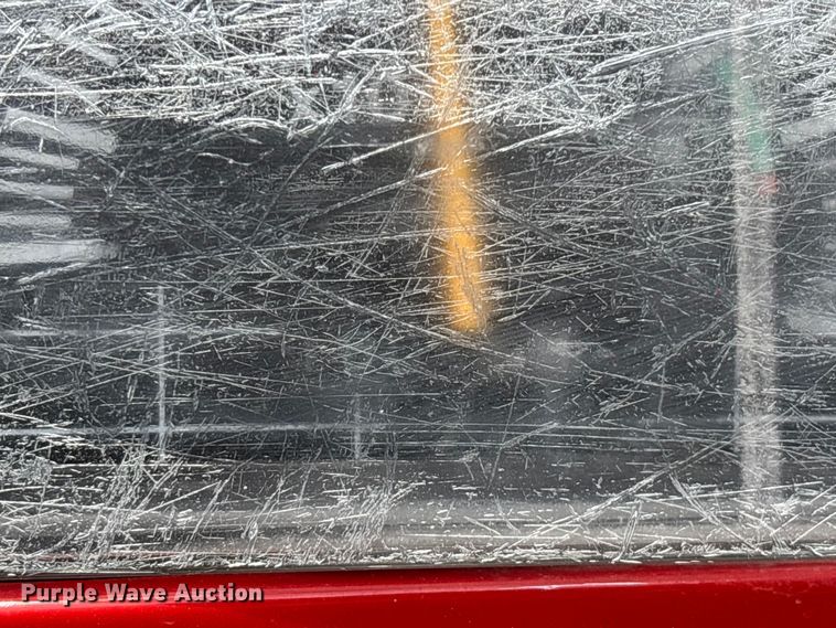 image for item EM0086 2000 Massey Ferguson 1225 MFWD tractor