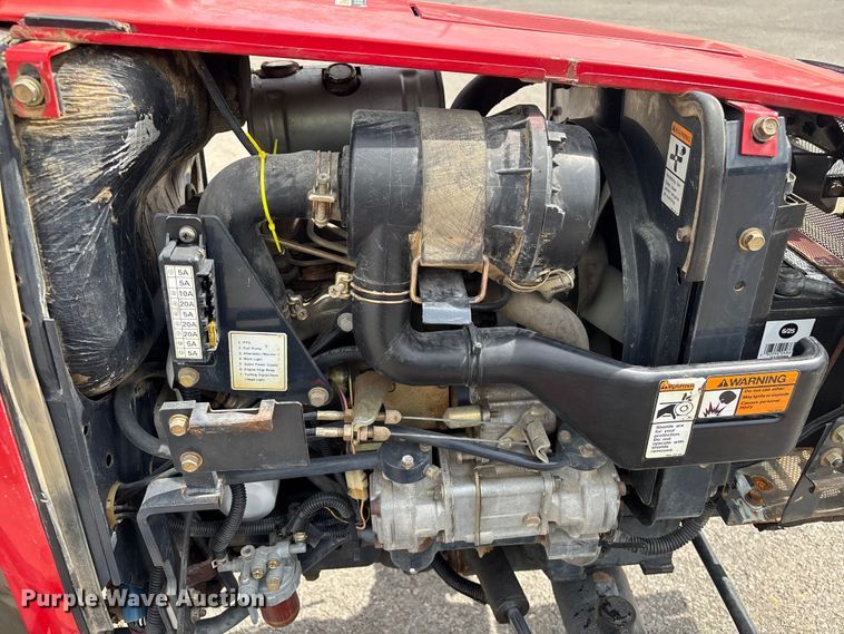 image for item EM0086 2000 Massey Ferguson 1225 MFWD tractor