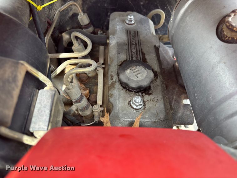 image for item EM0086 2000 Massey Ferguson 1225 MFWD tractor