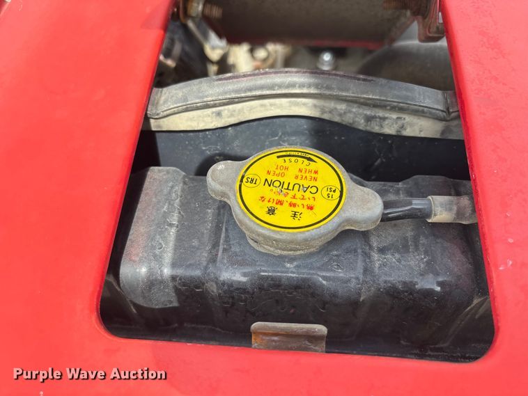 image for item EM0086 2000 Massey Ferguson 1225 MFWD tractor