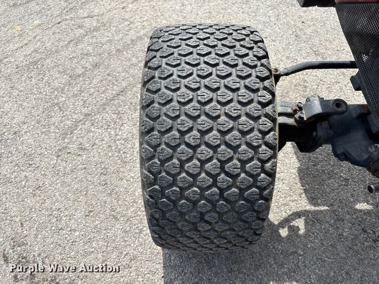 image for item EM0086 2000 Massey Ferguson 1225 MFWD tractor