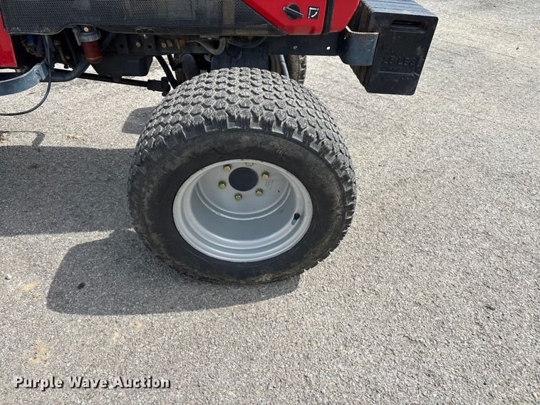 image for item EM0086 2000 Massey Ferguson 1225 MFWD tractor