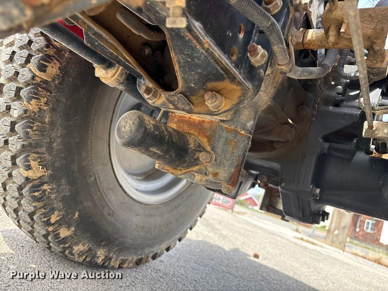 image for item EM0086 2000 Massey Ferguson 1225 MFWD tractor