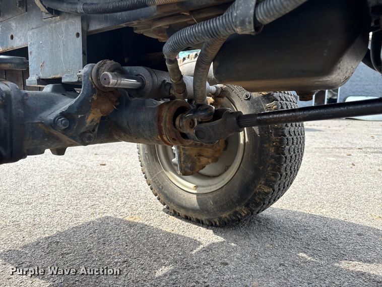 image for item EM0086 2000 Massey Ferguson 1225 MFWD tractor