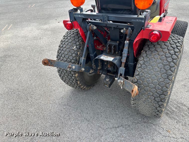 image for item EM0086 2000 Massey Ferguson 1225 MFWD tractor