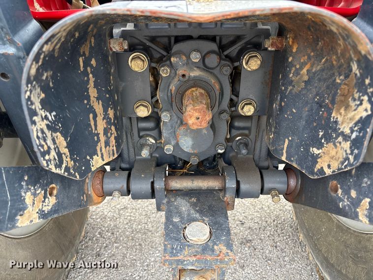 image for item EM0086 2000 Massey Ferguson 1225 MFWD tractor