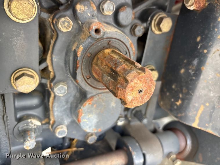 image for item EM0086 2000 Massey Ferguson 1225 MFWD tractor