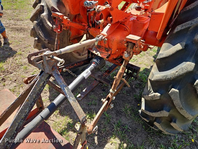 image for item EO7216 1963 Allis-Chalmers D17 tractor