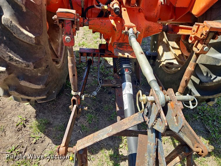 image for item EO7216 1963 Allis-Chalmers D17 tractor