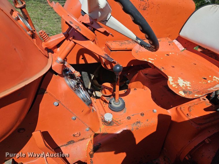 image for item EO7216 1963 Allis-Chalmers D17 tractor