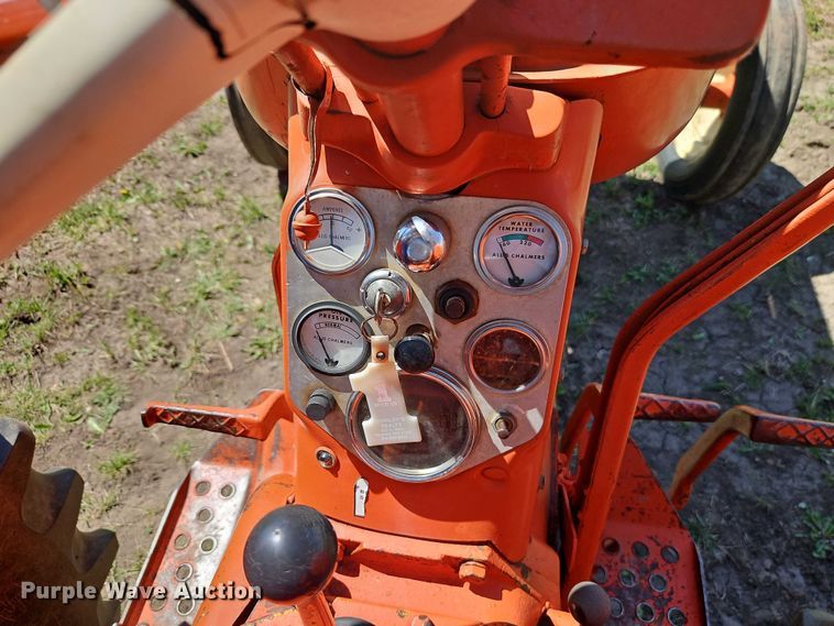 image for item EO7216 1963 Allis-Chalmers D17 tractor