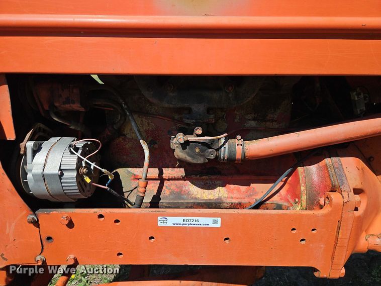 image for item EO7216 1963 Allis-Chalmers D17 tractor
