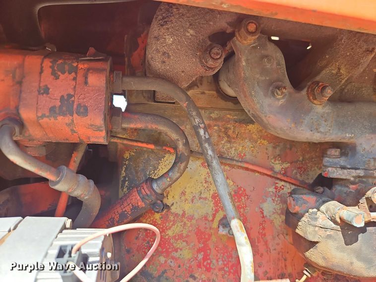 image for item EO7216 1963 Allis-Chalmers D17 tractor