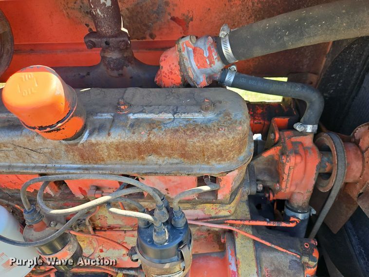 image for item EO7216 1963 Allis-Chalmers D17 tractor