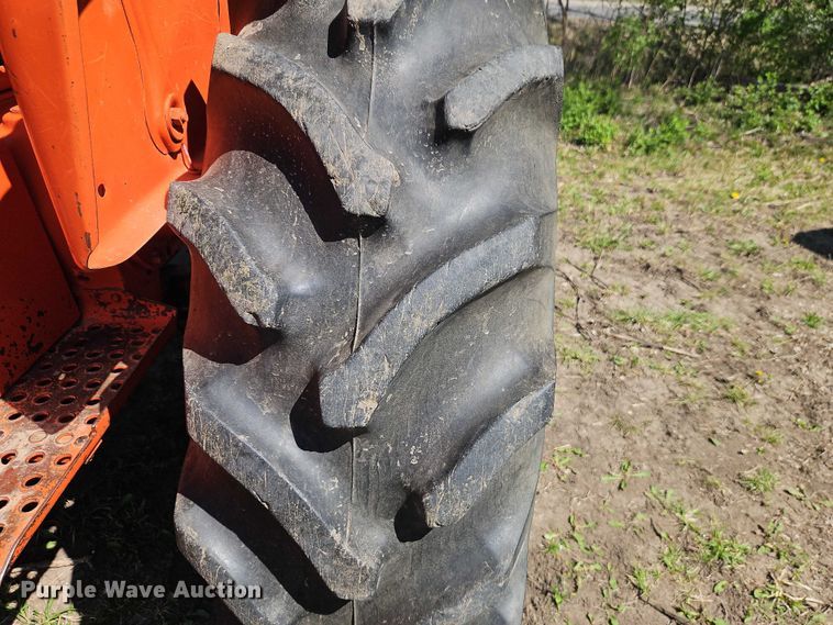 image for item EO7216 1963 Allis-Chalmers D17 tractor