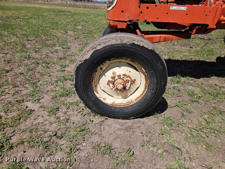 image for item EO7216 1963 Allis-Chalmers D17 tractor