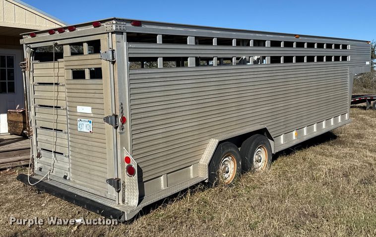 image for item EP0874 1983 Barrett livestock trailer