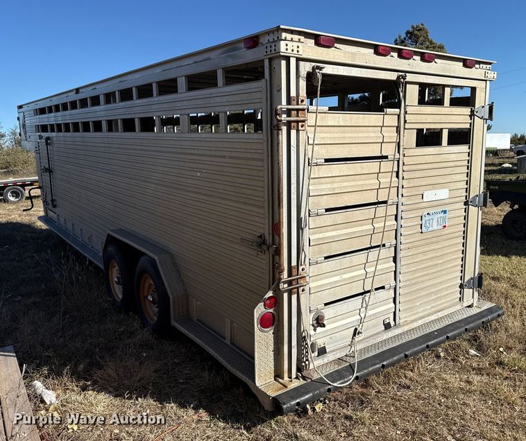 image for item EP0874 1983 Barrett livestock trailer