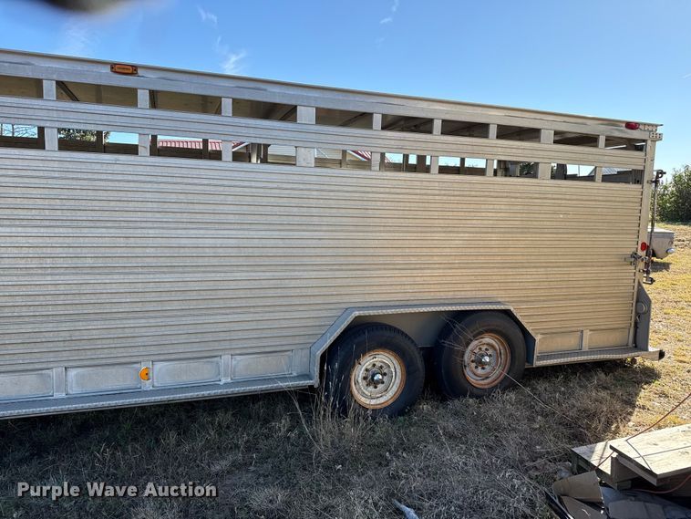 image for item EP0874 1983 Barrett livestock trailer