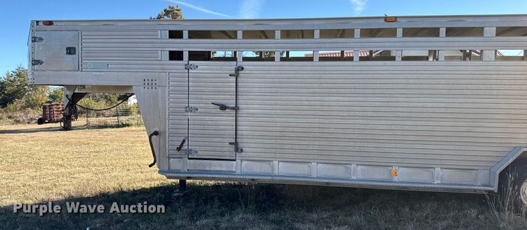image for item EP0874 1983 Barrett livestock trailer
