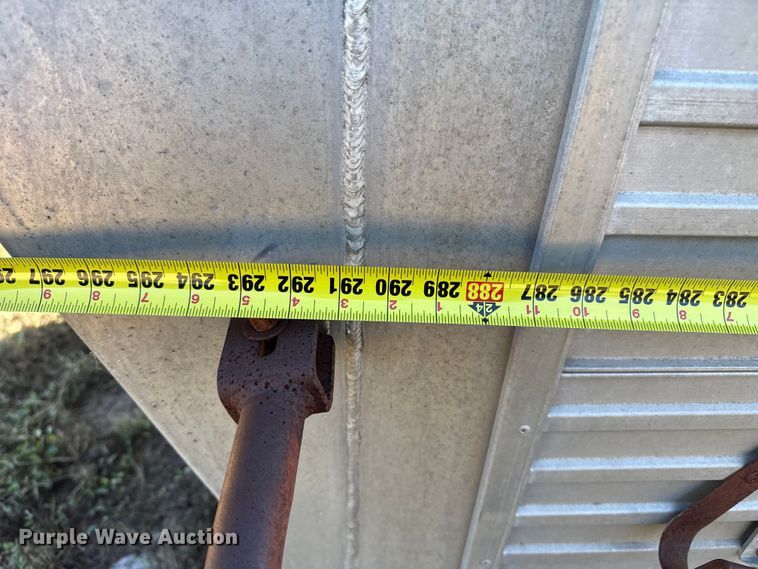 image for item EP0874 1983 Barrett livestock trailer