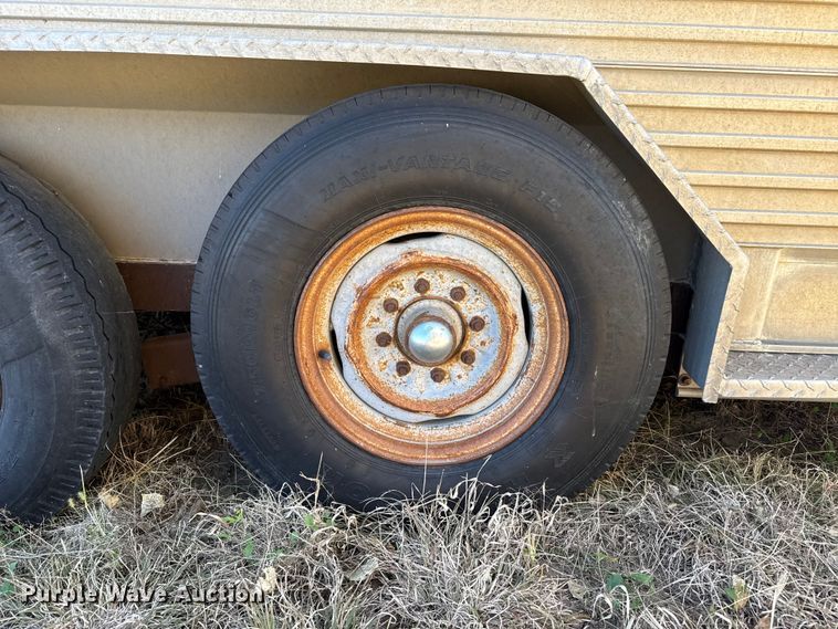 image for item EP0874 1983 Barrett livestock trailer