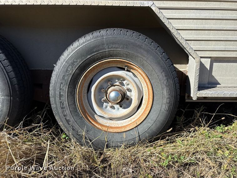 image for item EP0874 1983 Barrett livestock trailer