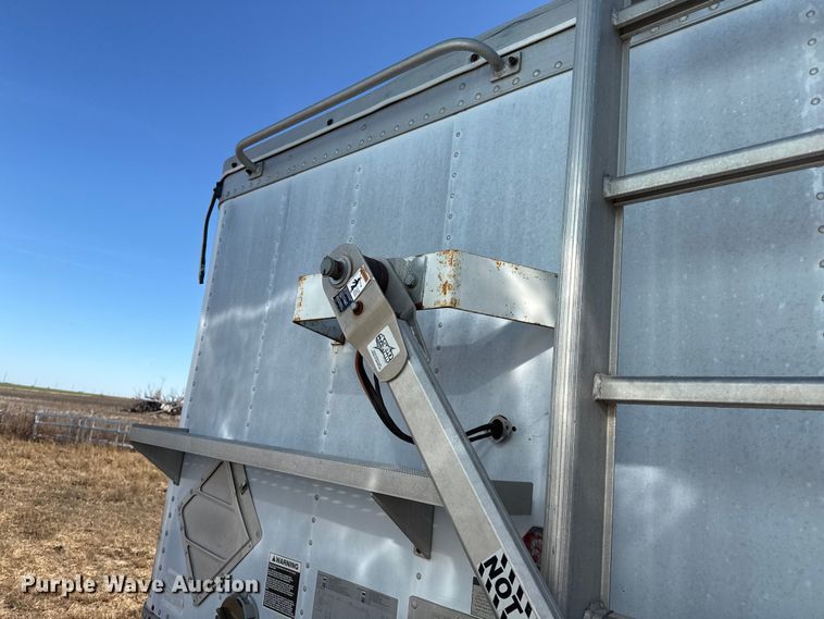 image for item EP0886 2001 Timpte grain trailer