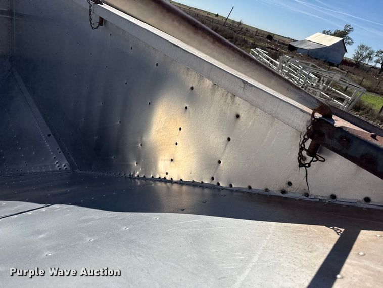 image for item EP0886 2001 Timpte grain trailer