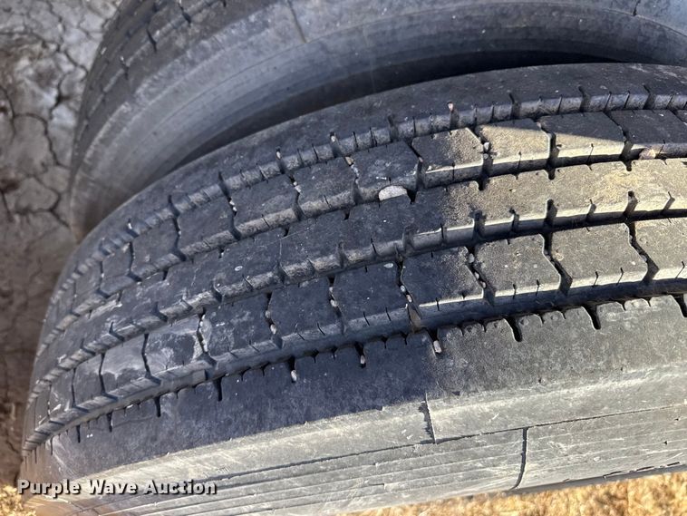 image for item EP0886 2001 Timpte grain trailer