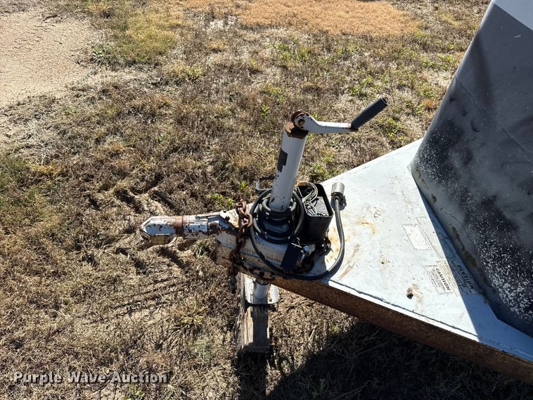 image for item EP0888 2008 Titan livestock trailer