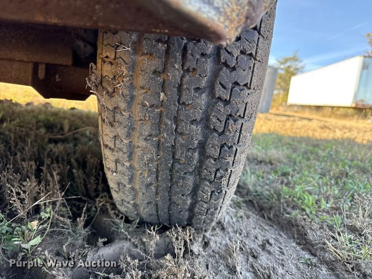 image for item EP0888 2008 Titan livestock trailer