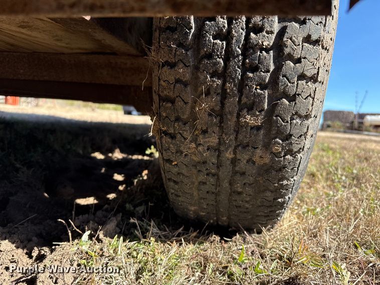 image for item EP0888 2008 Titan livestock trailer