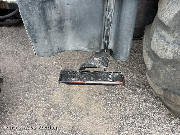 image for item ER7524 Mahindra 3650P HST tractor