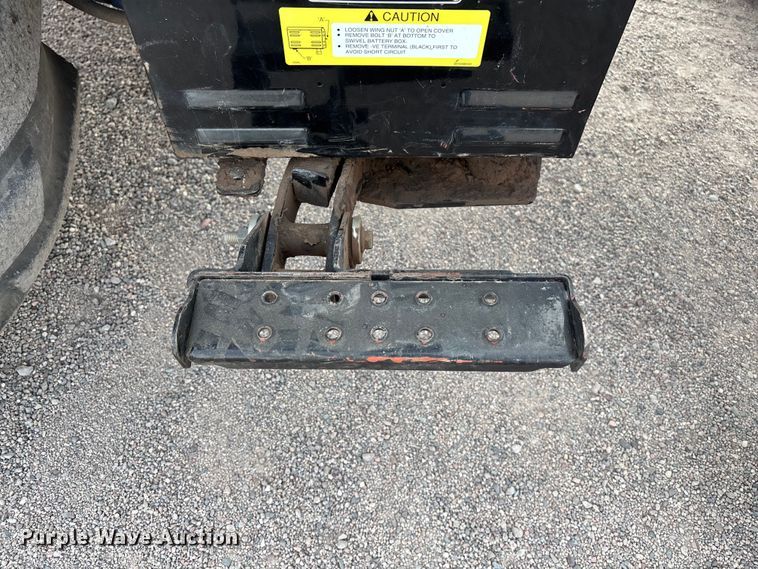 image for item ER7524 Mahindra 3650P HST tractor