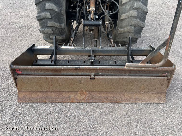 image for item ER7524 Mahindra 3650P HST tractor