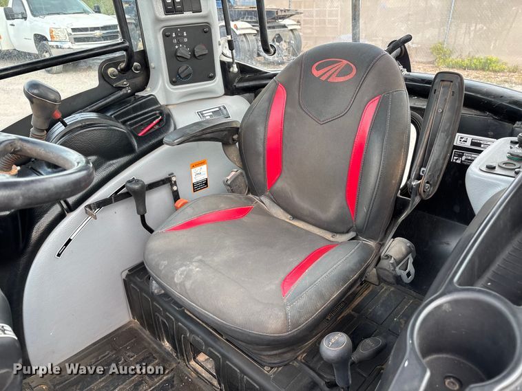 image for item ER7524 Mahindra 3650P HST tractor