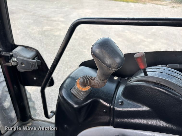 image for item ER7524 Mahindra 3650P HST tractor