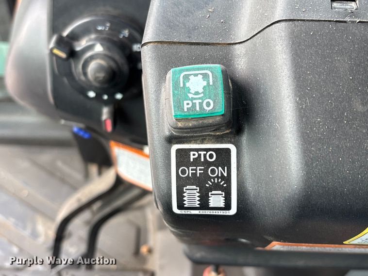 image for item ER7524 Mahindra 3650P HST tractor